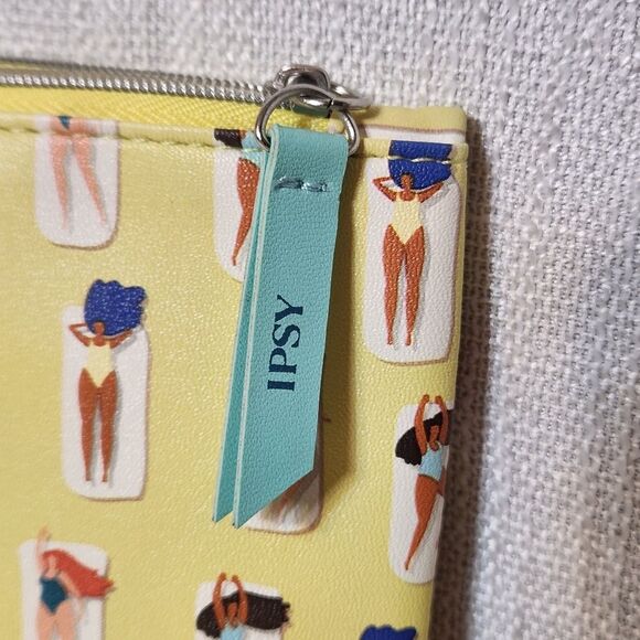 5/$20 Ipsy Cosmetic Makeup Travel Organizer Purse Organizer Light Yellow - Picture 3 of 6